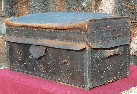 antique trunks identification and price guide